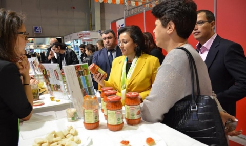 Десислава Танева: Има ръст в хранително-вкусовата промишленост - 1