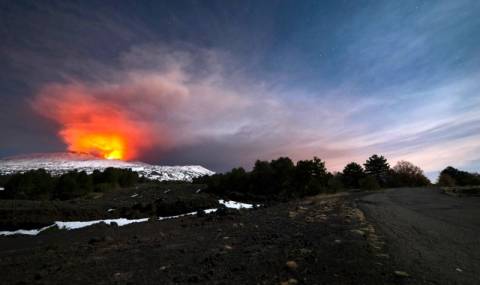 Вулканът Етна отново се активизира - 1