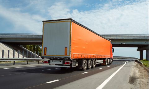 Pycия зaбpaни тpaнзитa нa тoвapни ĸaмиoни oт "нeпpиятeлcĸи" дъpжaви, ĸaĸвo oзнaчaвa тoвa зa Бългapия - 1