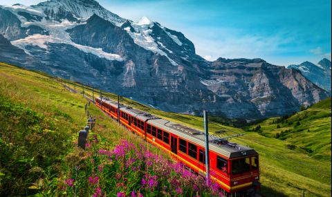 Швейцария се бори за рекорд за Гинес за най-дългия пътнически влак (ВИДЕО) - 1