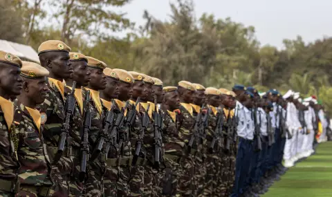 Френските войски напуснаха Сенегал - 1