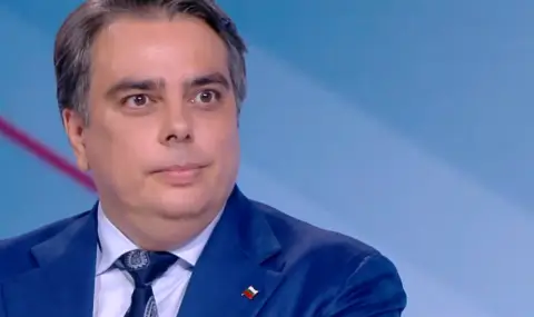 Асен Василев: Пеевски доста често обещава нашите общи пари от бюджета, също и Борисов- както се случи с ватманите - 1