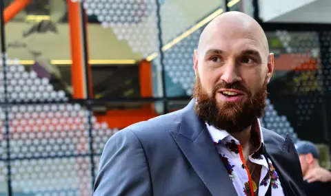 Боксьорът Тайсън Фюри се ожени за съпругата си за трети път - 1