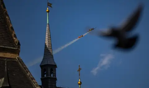 Чехия изпраща военни самолети в Близкия изток - 1