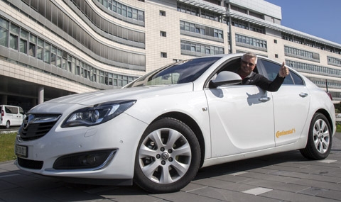 Opel Insignia измина 2 111 км с един резервоар - 1