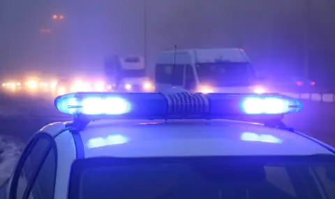 Полицай пострада при катастрофа между кола и ТИР край Смолян - 1