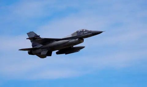 Румъния вдигна изтребители F-16, след като дрон навлезе във въздушното й пространство