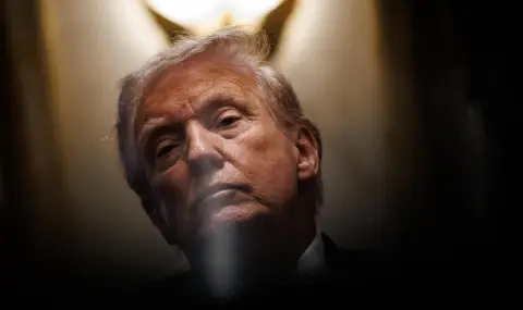 Доналд Тръмп бе посрещнат с бурни аплодисменти в израелския парламент - 1