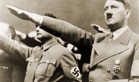 Защо месец преди смъртта си Хитлер е искал да разруши Германия - 1