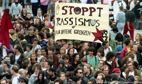 30 години след расистките нападения в Мьолн: Излекува ли се Германия от расизма? - 1