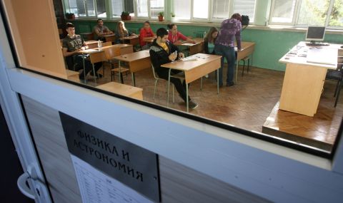Време за матури: Държавен зрелостен изпит по български език и литература ще се проведе в 750 училища - 1