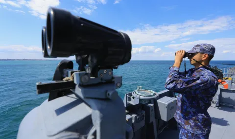 Румъния: Атаките с дронове срещу търговски кораби в Черно море са неприемливи - 1