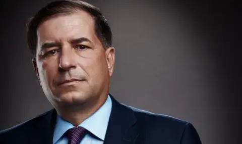 Доц. д-р Борислав Цеков: Да спазваме Конституцията както за Н.В. Симеон II, така и за Румен Радев