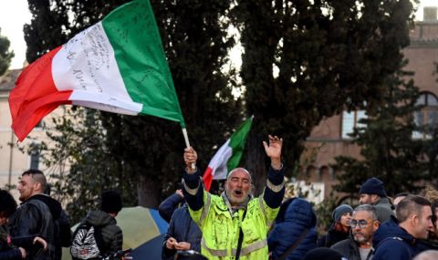 Анархисти от цяла Италия протестираха в Торино - 1