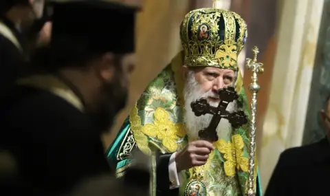 Патриарх Неофит е приет във ВМА заради белодробно заболяване  - 1