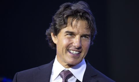 Том Круз благодари на феновете за подкрепата на "Топ Гън"– докато свободно падаше от самолет (ВИДЕО) - 1