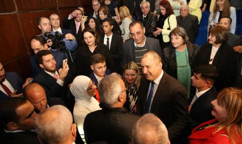 Президентът се срещна с българи и йорданци, учили в България - 1