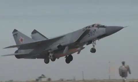 Under heavy fire! Russian air force hits Kramatorsk with guided bombs  - 1