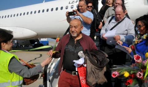 Слънчев бряг прие първите туристи за новия сезон (СНИМКИ) - 1