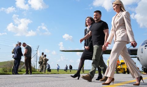 След Нидерландия президентът Зеленски пристигна в Дания - 1