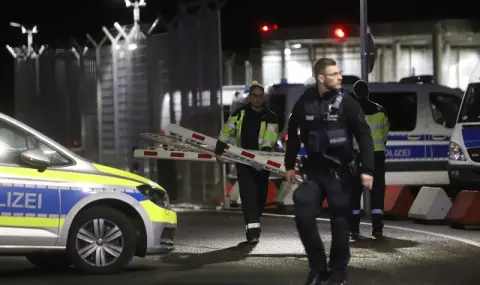 Автомобил се вряза в група деца край Кьолн! Четирима са ранени  - 1