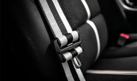 Руснаци искат предпазните колани във всички коли да станат ярки - 1