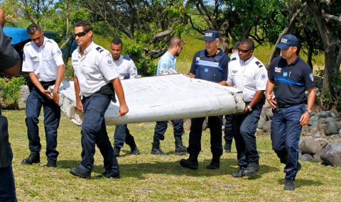 Боклукчия изгорил част от вещите на изчезналия самолет от полет МН370 - 1