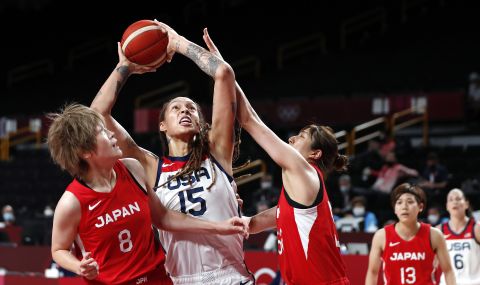 Женският баскетболен тим на САЩ триумфира в Токио - 1