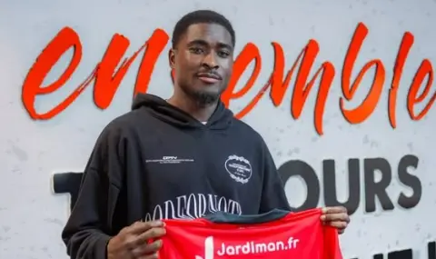 ЦСКА набеляза защитник на Гингам - 1