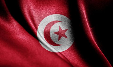 Профсъюз в Тунис: Не приемаме неясната политическа посока на страната, демокрацията е в опасност  - 1