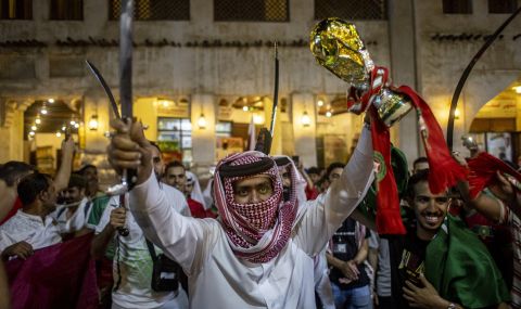 Феновете в Катар са покрили едва 60% от очакванията на организаторите за Мондиала - 1