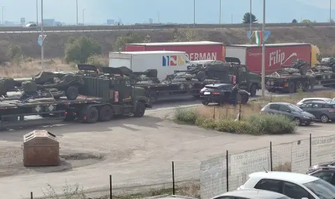 Сблъсък между Jaguar и камион от военен конвой на бул. "Ботевградско шосе" в София - 1