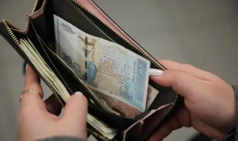 По данни на Евростат: Страната ни е на второ място по дял на хората в риск от бедност - 1