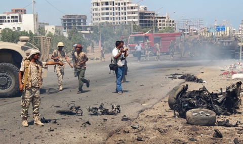 Самоубийствен атентат в Йемен уби десетки военни - 1