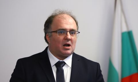 Скоростно: Новият министър на културата проверил и не вижда партийни назначения в Народния театър - 1