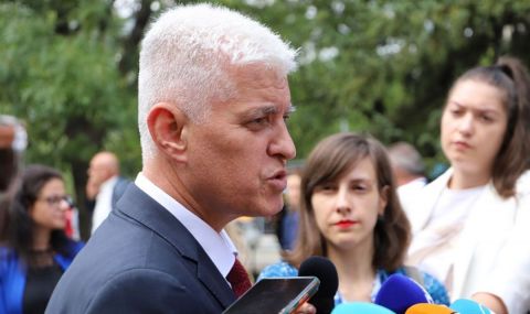 Министърът на отбраната: Към момента украинска военна техника не се ремонтира у нас - 1