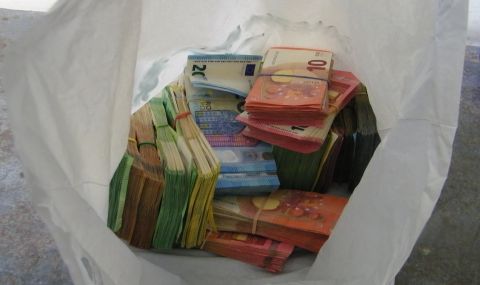 Задържаха на ГКПП „Калотина“ извършител на банков обир с над 100 000 евро - 1