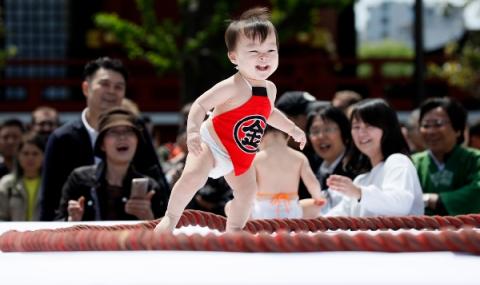 Японски град с подкрепа за семейства с бебета - 1