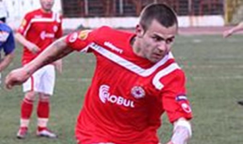 Спас Делев дебютира, отборът му губи с 0:2 - 1