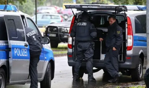Двама тийнейджъри бяха арестувани в Германия за предполагаеми терористични планове - 1