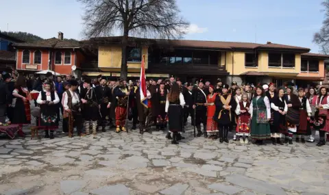 Копривщица тържествено отбеляза 3 март с участието на Илия Луков - 1