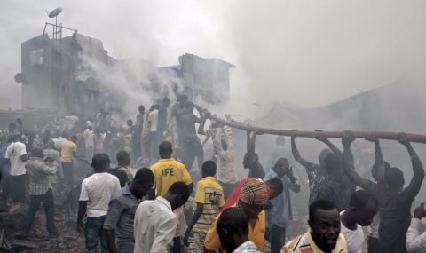 Тридневен траур в Нигерия заради самолетна катастрофа - 1