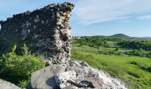 Проучват крепостта Вишеград - 1