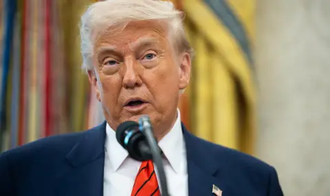 Родопският кмет, който посвети песен на Тръмп, издига восъчна фигура на президента - 1