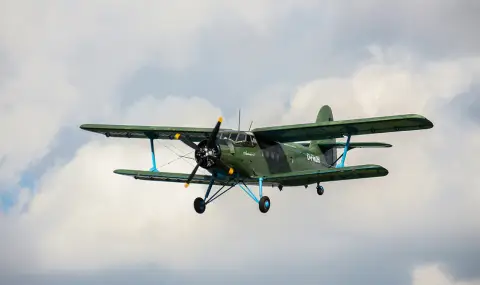 Хеликоптер издирва падналия самолет Ан-2 в Камчатка  - 1