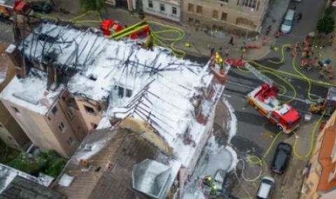 Голям пожар в сграда в Германия, където живеят и българи - 1