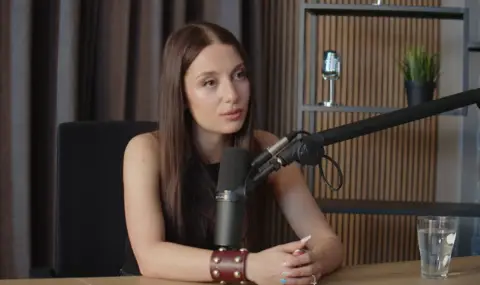 Фенка на Михаела Маринова проходила заради песента ѝ "Стъпка напред" (ВИДЕО) - 1