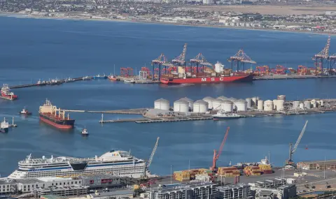 Седем кораба преминаха през Ормузкия проток - 1