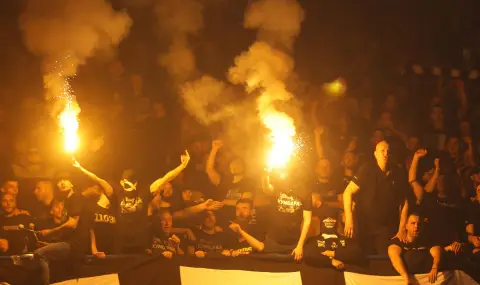 Ескалация на напрежението: Фенове на Цървена звезда влязоха в сблъсък с полицията след драматичното дерби с Партизан - 1