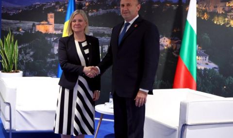 Радев: България е привлекателна за инвеститорите с високата квалификация на работния капитал - 1